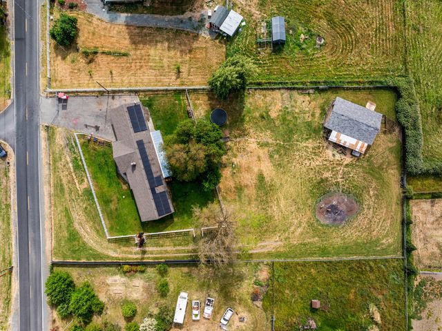 4675 Leonard Road, Grants Pass, OR 97527