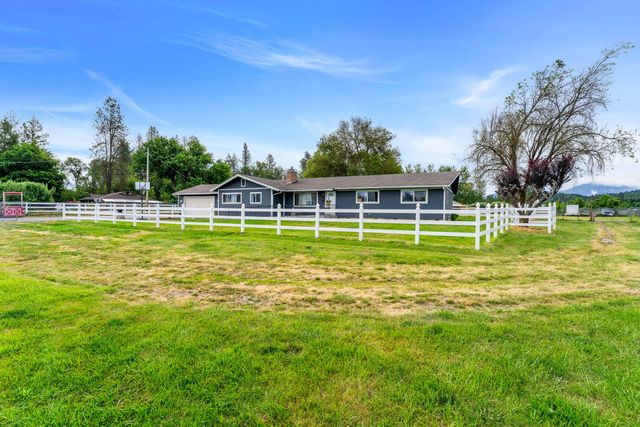 4675 Leonard Road, Grants Pass, OR 97527