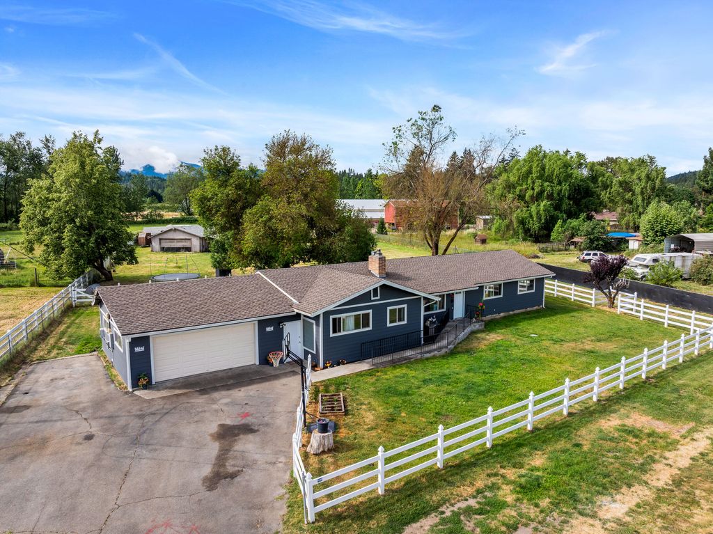 4675 Leonard Road, Grants Pass, OR 97527