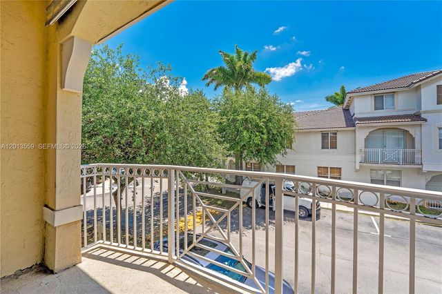 8912 W Flagler St 212, Miami, FL 33174