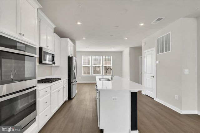 5610 HYATTSVILLE DR, Hyattsville, MD 20782