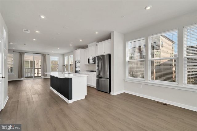 5610 HYATTSVILLE DR, Hyattsville, MD 20782