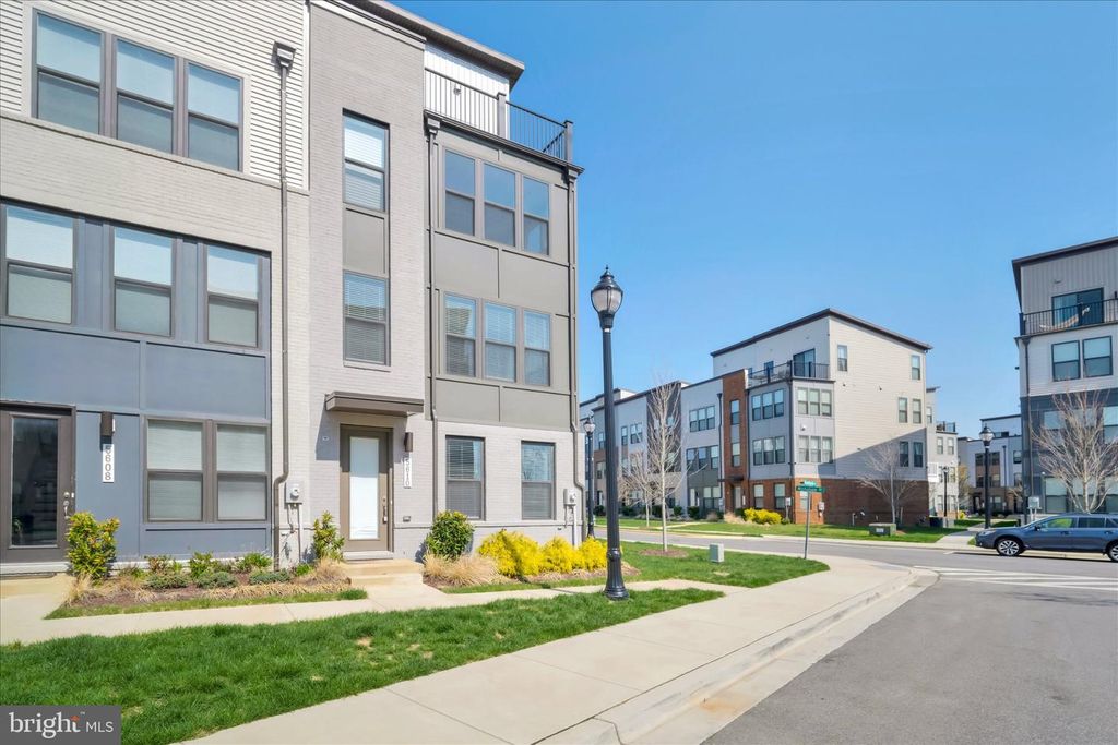 5610 HYATTSVILLE DR, Hyattsville, MD 20782