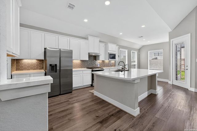 164 Jereth Crossing, Castroville, TX 78009