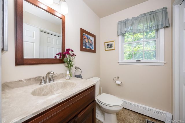 90 Leo Lane, Poughquag, NY 12570