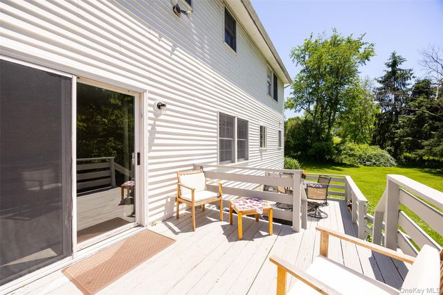 90 Leo Lane, Poughquag, NY 12570