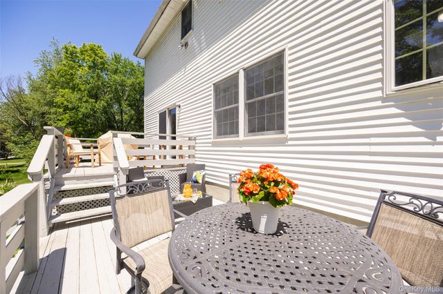 90 Leo Lane, Poughquag, NY 12570