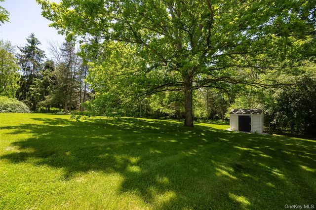 90 Leo Lane, Poughquag, NY 12570