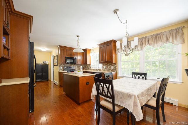 90 Leo Lane, Poughquag, NY 12570