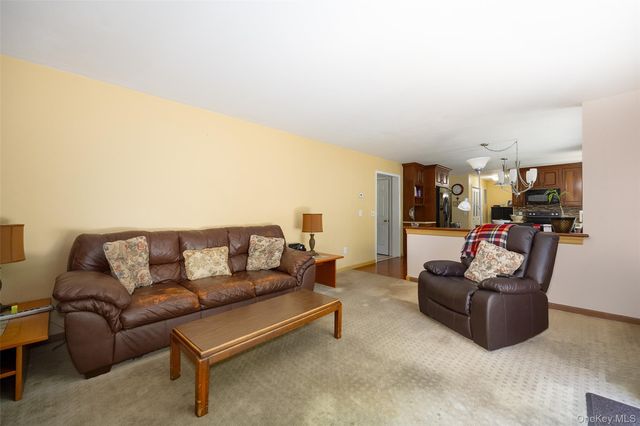 90 Leo Lane, Poughquag, NY 12570