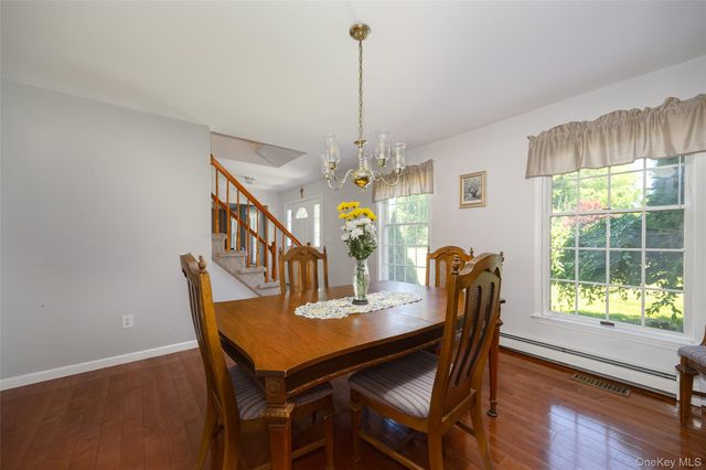 90 Leo Lane, Poughquag, NY 12570