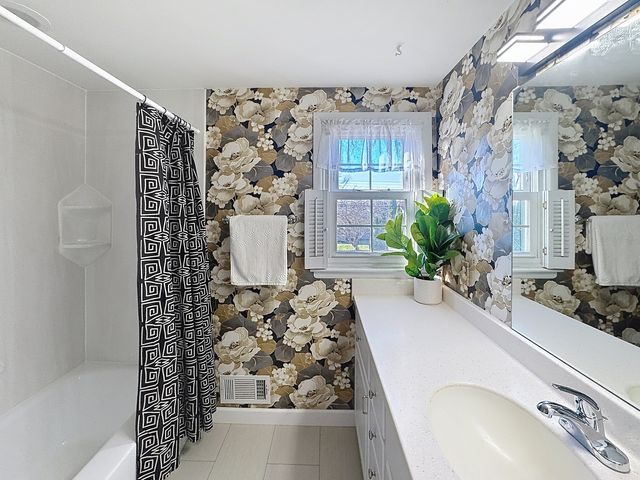 620 40th Avenue, East Moline, IL 61244