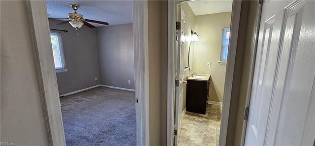 3932 Sunstream PW, Virginia Beach, VA 23456