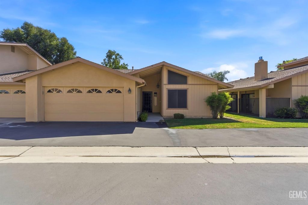 1000 Olive Drive 29, Bakersfield, CA 93308