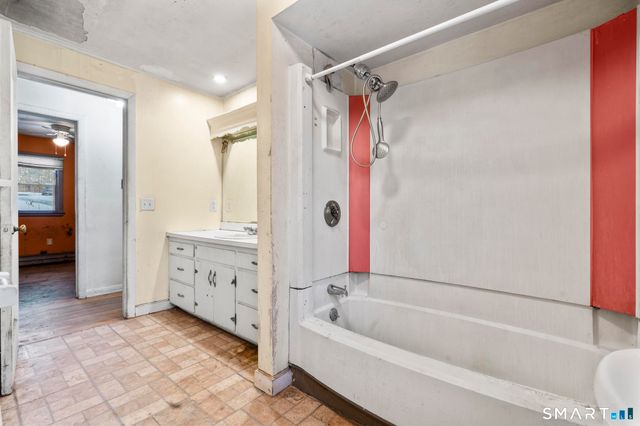 57 Cranberry Pond Road, Norwich, CT 06360