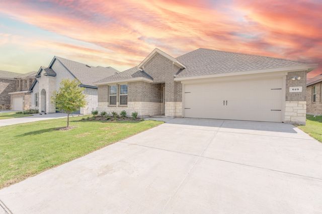647 Carters Grove Drive, Fate, TX 75189
