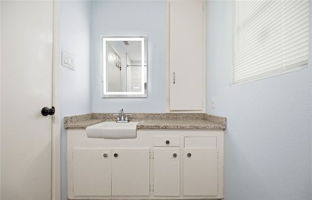 1109 Bradshaw Dr, Corpus Christi, TX 78412