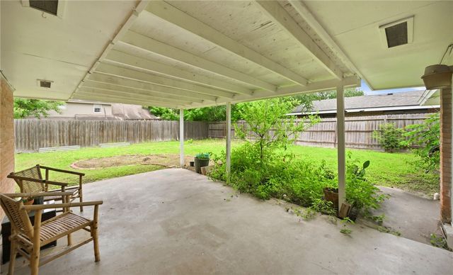 1109 Bradshaw Dr, Corpus Christi, TX 78412