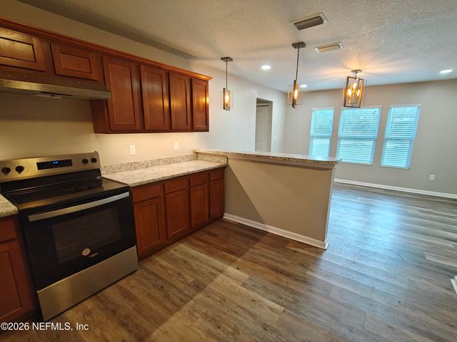 8153 THRASHER Avenue, Jacksonville, FL 32219