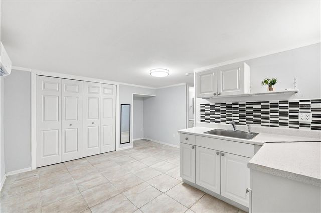 1806 W KIRBY STREET, Tampa, FL 33604