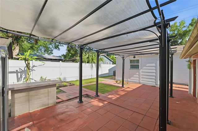 1806 W KIRBY STREET, Tampa, FL 33604