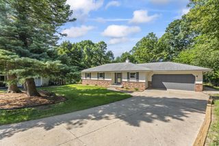 731 Mansfield CIRCLE, Hartland, WI 53029