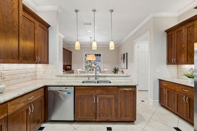 7233 Helsem Bend, Dallas, TX 75230