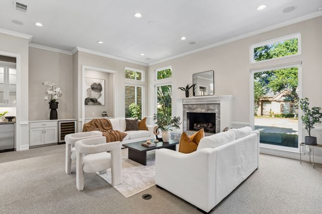 7233 Helsem Bend, Dallas, TX 75230