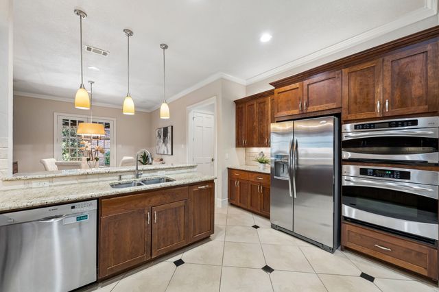 7233 Helsem Bend, Dallas, TX 75230