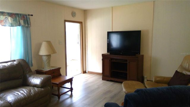 1637 CR 434, Lake Panasoffkee, FL 33538