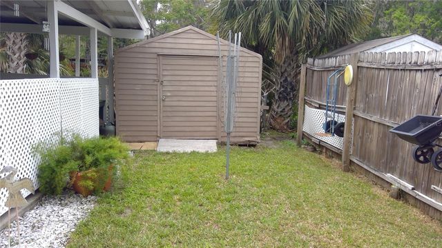 1637 CR 434, Lake Panasoffkee, FL 33538