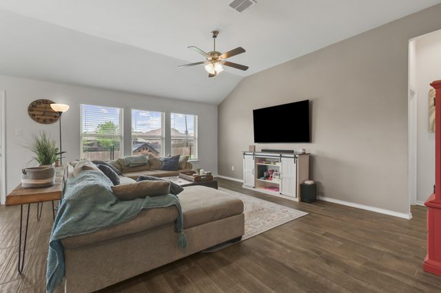 602 Ridge View Way, Justin, TX 76247