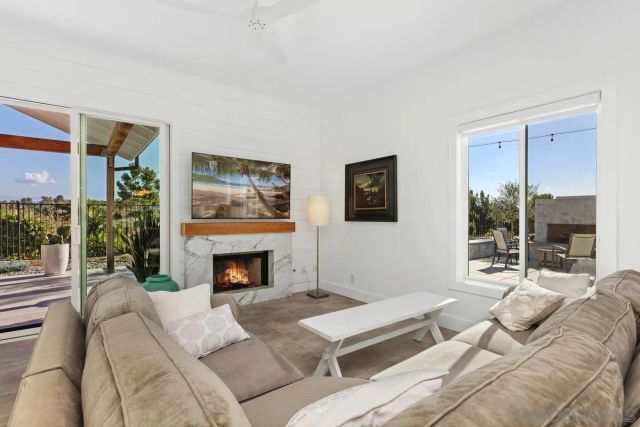 1734 Countryside Dr, Vista, CA 92081