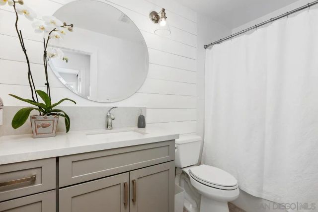 1734 Countryside Dr, Vista, CA 92081