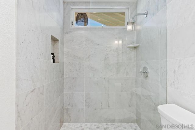 1734 Countryside Dr, Vista, CA 92081