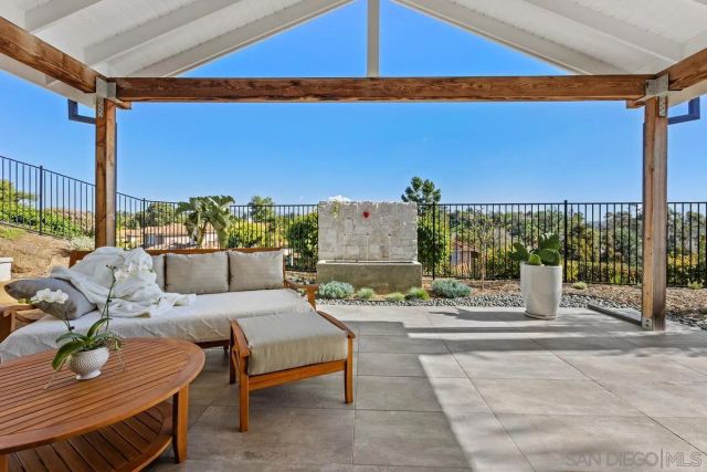 1734 Countryside Dr, Vista, CA 92081