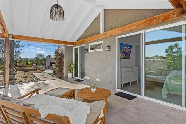 1734 Countryside Dr, Vista, CA 92081