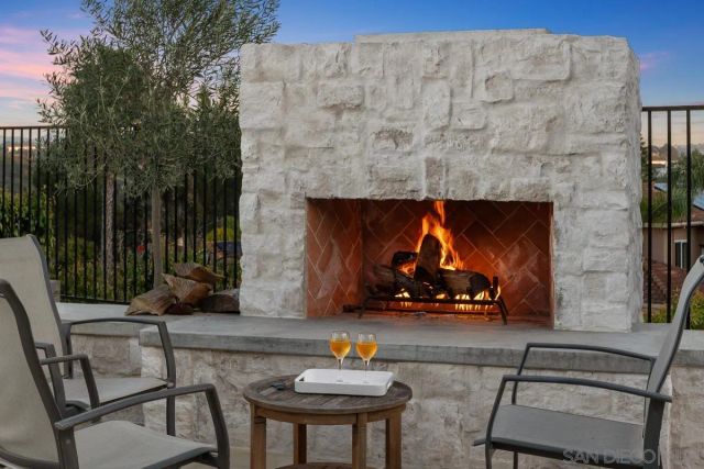 1734 Countryside Dr, Vista, CA 92081