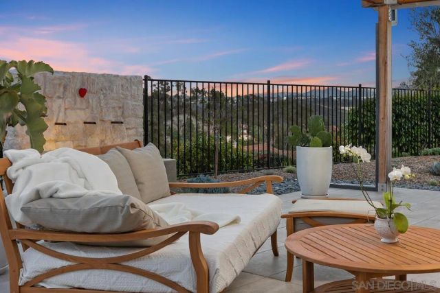 1734 Countryside Dr, Vista, CA 92081