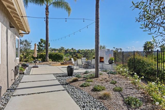 1734 Countryside Dr, Vista, CA 92081
