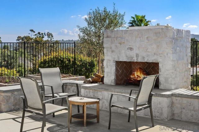 1734 Countryside Dr, Vista, CA 92081