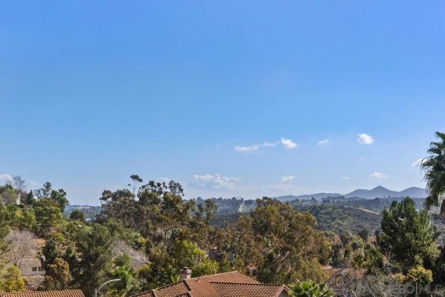 1734 Countryside Dr, Vista, CA 92081