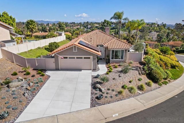1734 Countryside Dr, Vista, CA 92081