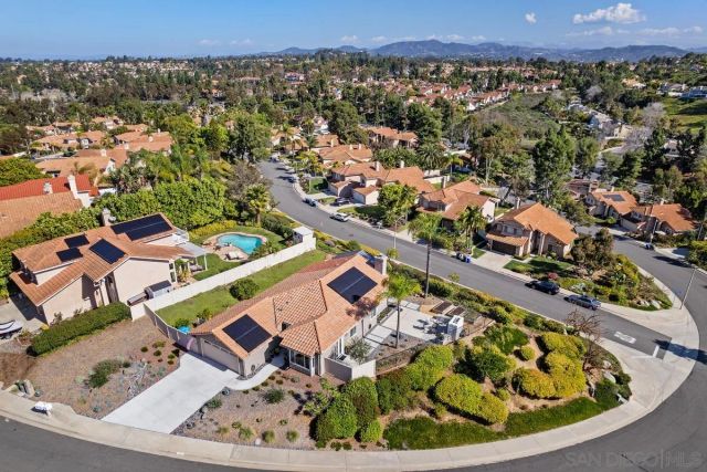 1734 Countryside Dr, Vista, CA 92081