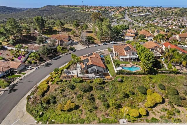 1734 Countryside Dr, Vista, CA 92081