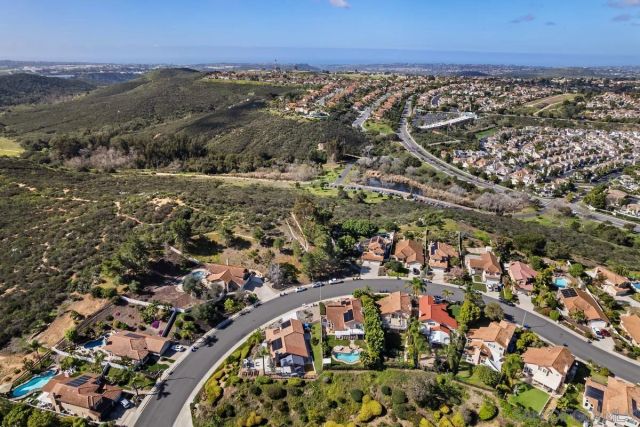 1734 Countryside Dr, Vista, CA 92081