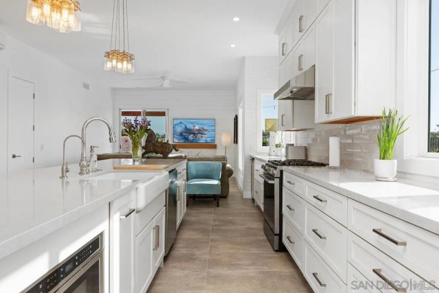 1734 Countryside Dr, Vista, CA 92081