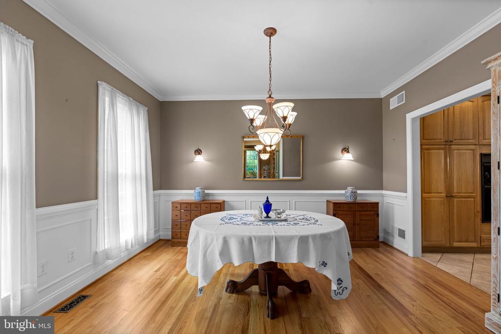 Image 10 of property listing at 712 LYTHE HILL CT, Westminster, MD 21158