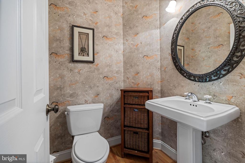 Image 12 of property listing at 712 LYTHE HILL CT, Westminster, MD 21158
