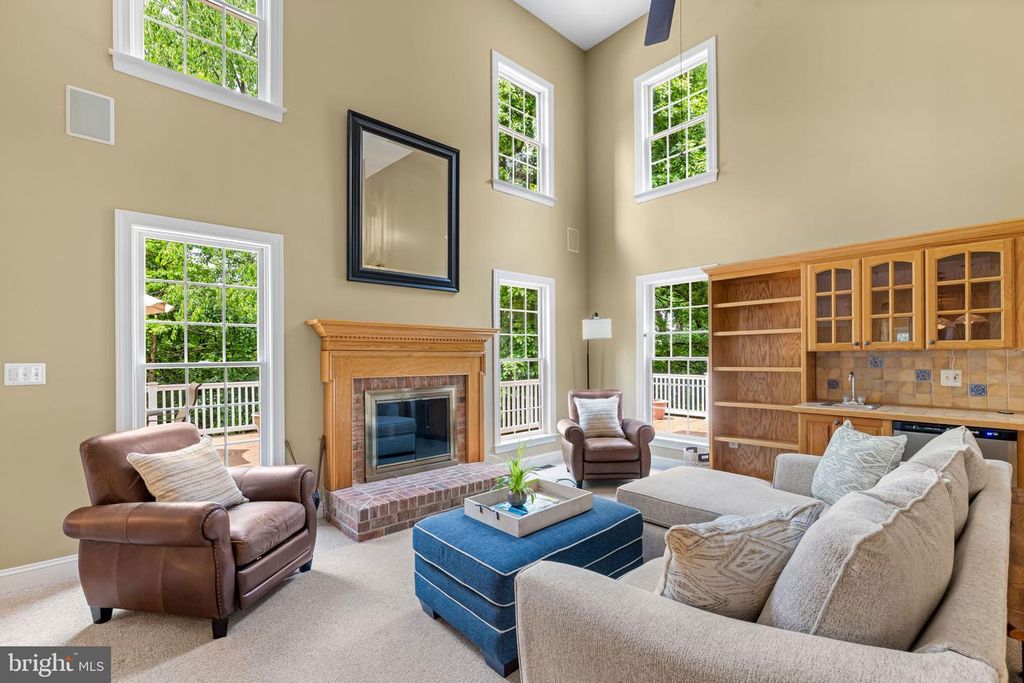 Image 14 of property listing at 712 LYTHE HILL CT, Westminster, MD 21158